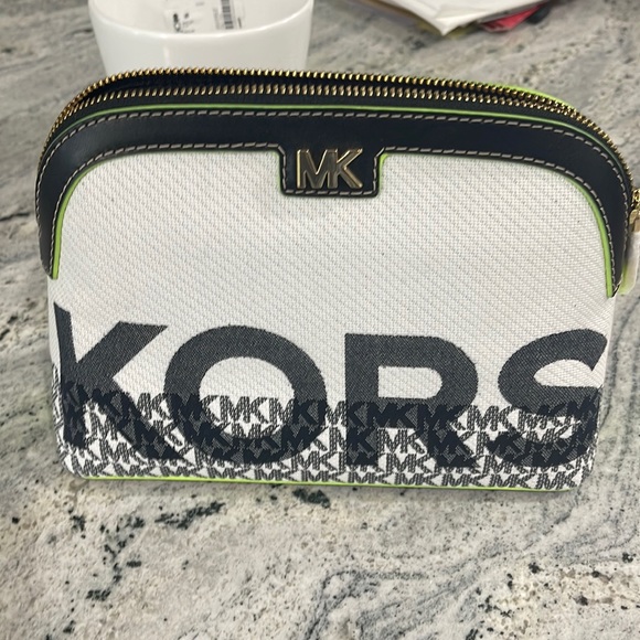 Michael Kors Make Up Travel Bag - Picture 1 of 7